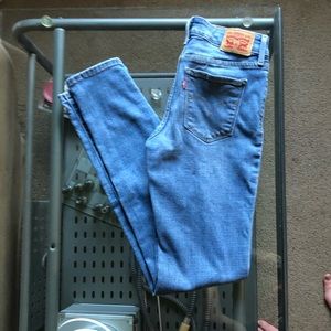 Levi  Strauss & Co 711 Skinny Jeans